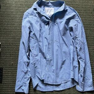 Frank & Eileen Blue causal button down size L